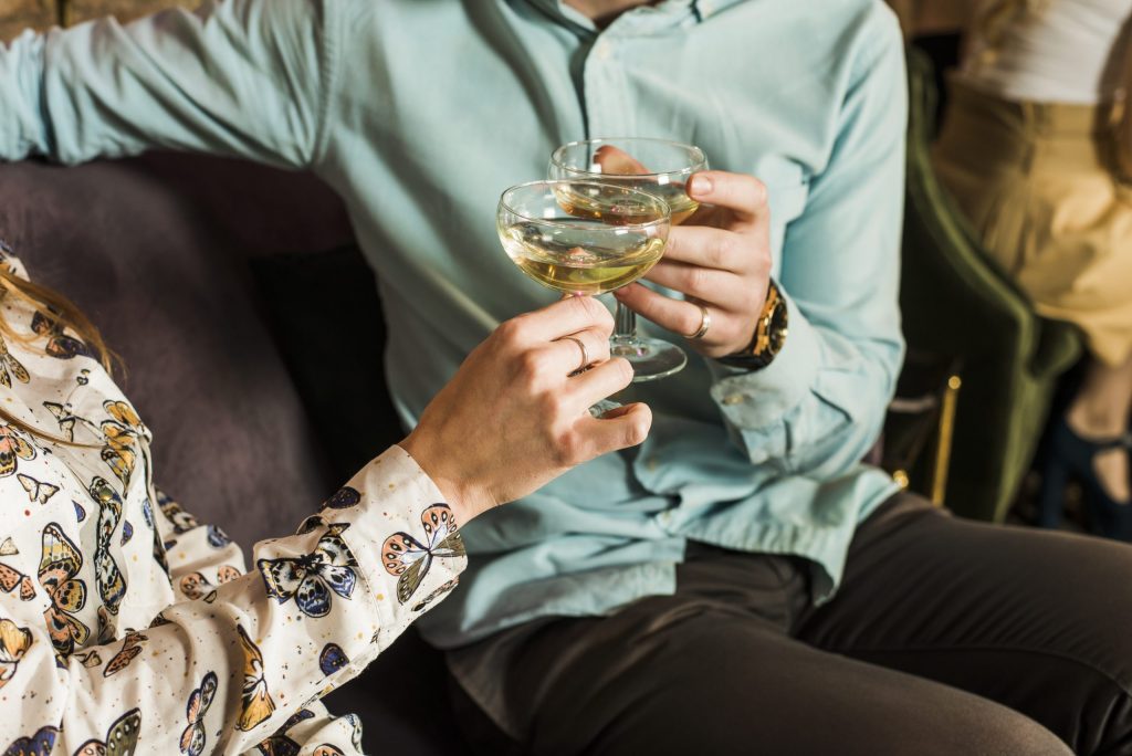 Wellbrook Recovery shows a functioning alcoholic sharing drinks on a date