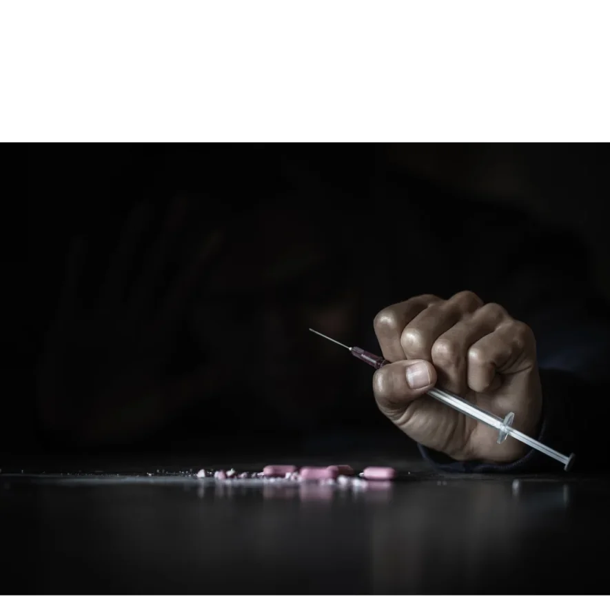 Fist with syringe and drugs - can you die from drug and alcohol withdrawal?