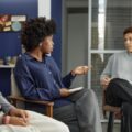 therapist-talking-to-teenagers