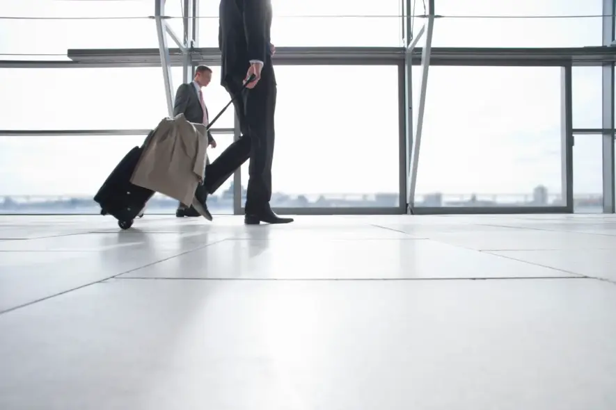 business-travelers-airport