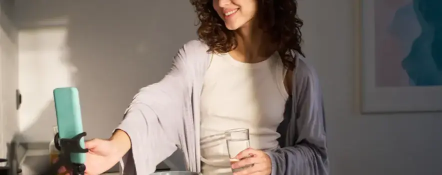 woman-recording-healthy-meal-video