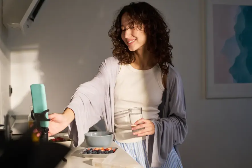 woman-recording-healthy-meal-video